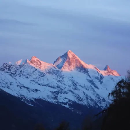 In Les Masses With Terrace Agettes