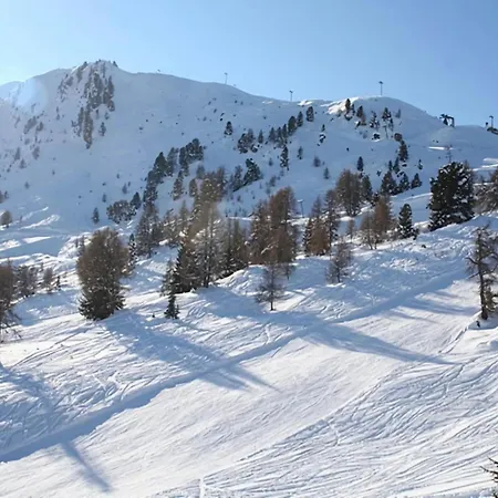 In Les Masses With Terrace 木屋 Agettes