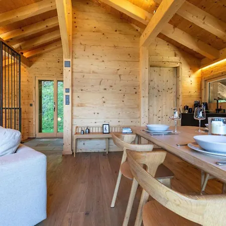 In Les Masses With Terrace Agettes